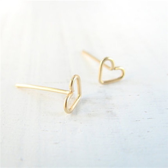 Heart Gold Color Stud Earrings - Picture 3 of 4